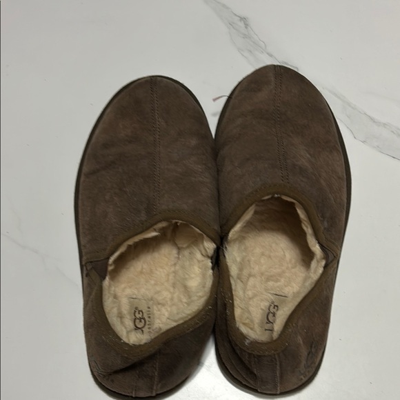 UGG Slippers - Picture 3 of 4
